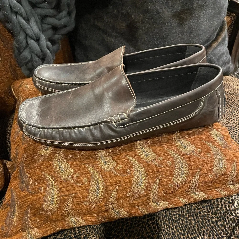 Men’s slip-on driving loafer by J. Ferrar in  size 13